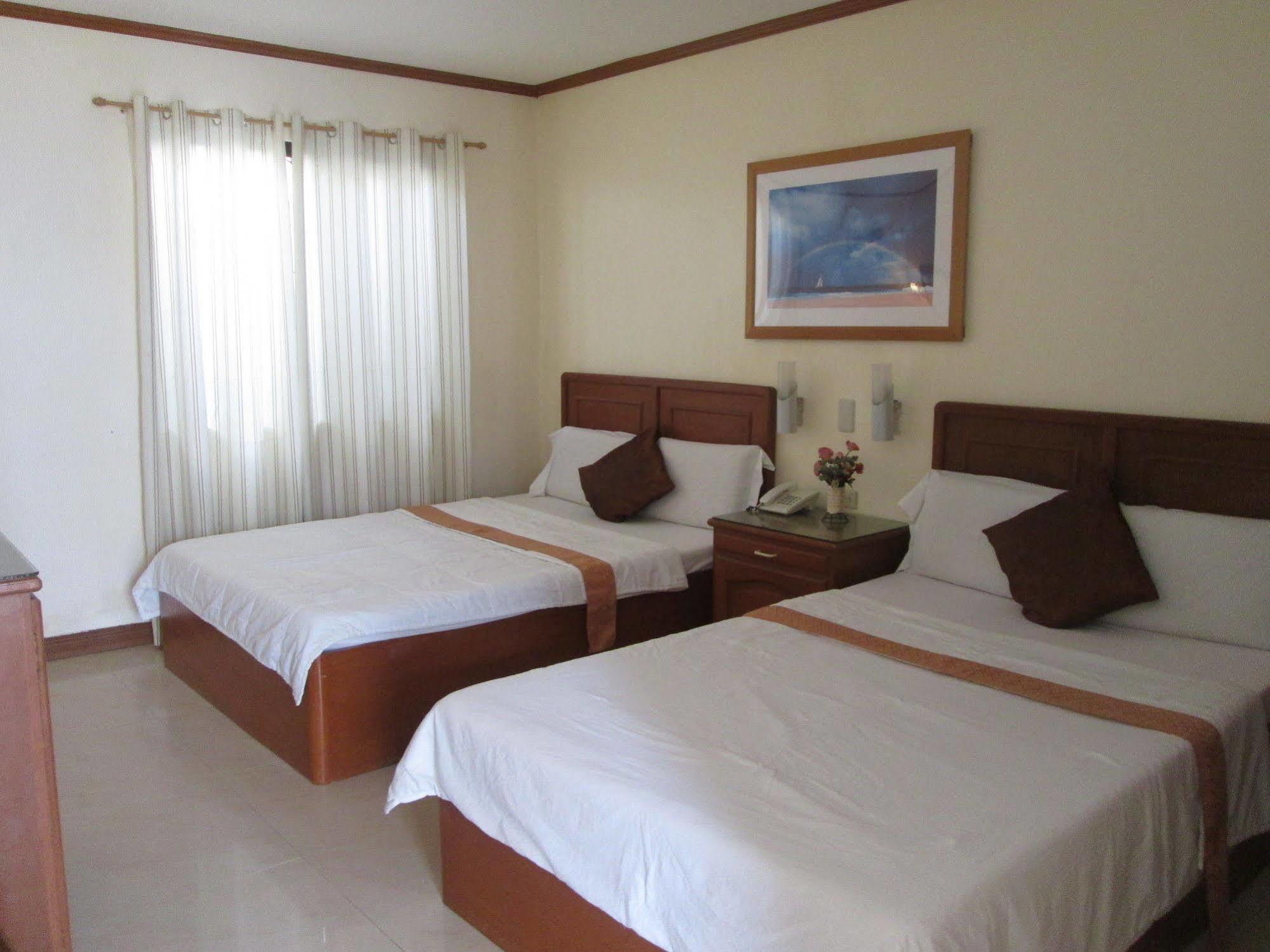 Seabird International Resort Balabag  Exterior photo